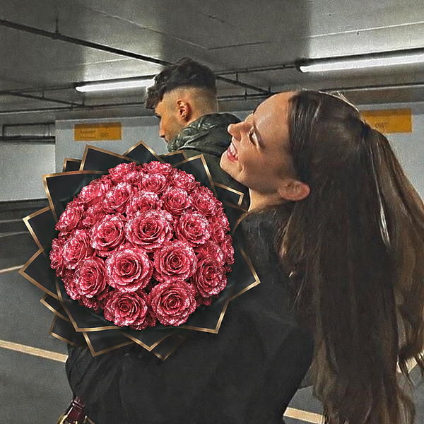 Glitter Rose Bouquet, Pink, 30 roses, held by a couple