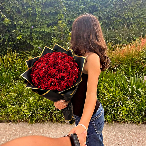 Glitter Rose Bouquet, Red, 30 roses, held by a couple