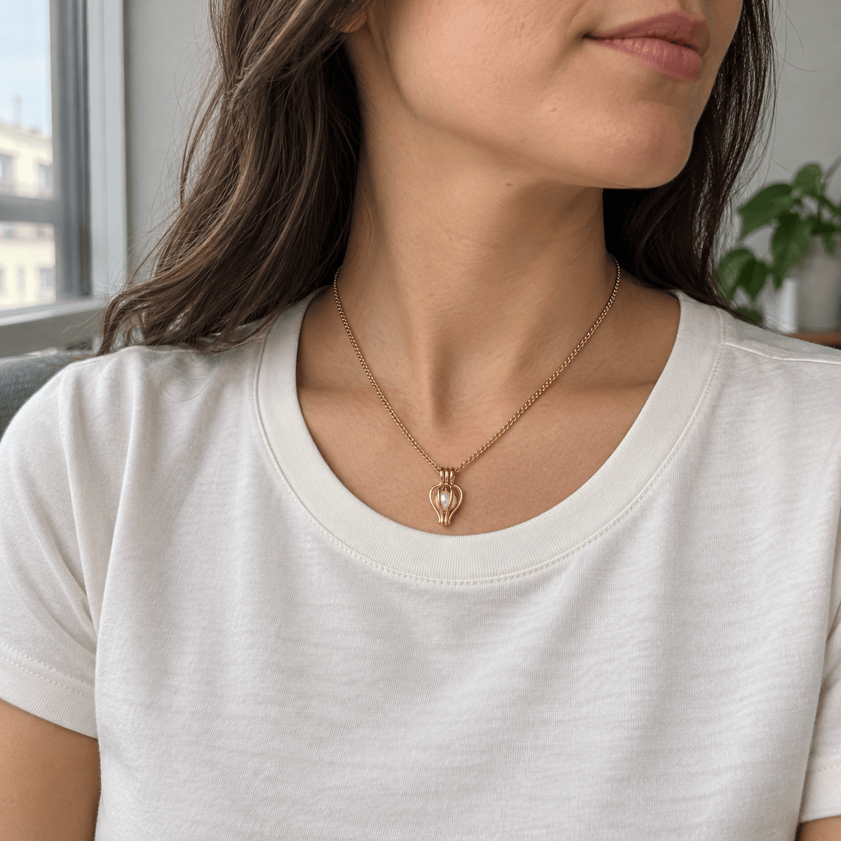 Sparkly Roses Oyster Pearl Necklace
